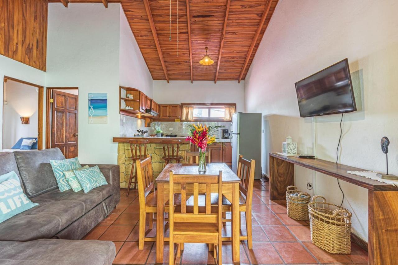 Ola Bonita Beachfront Apart Hotel Playa Hermosa  Exterior photo