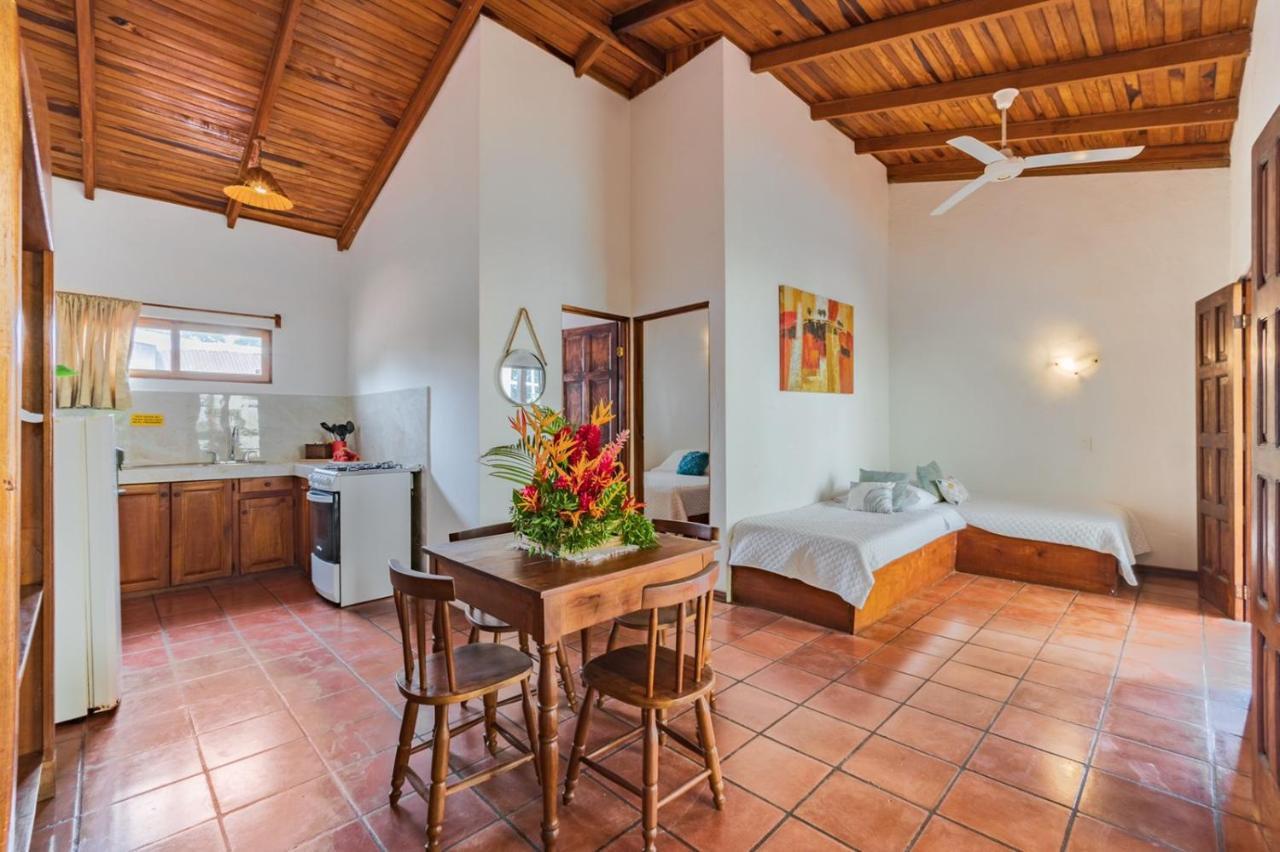 Ola Bonita Beachfront Apart Hotel Playa Hermosa  Exterior photo
