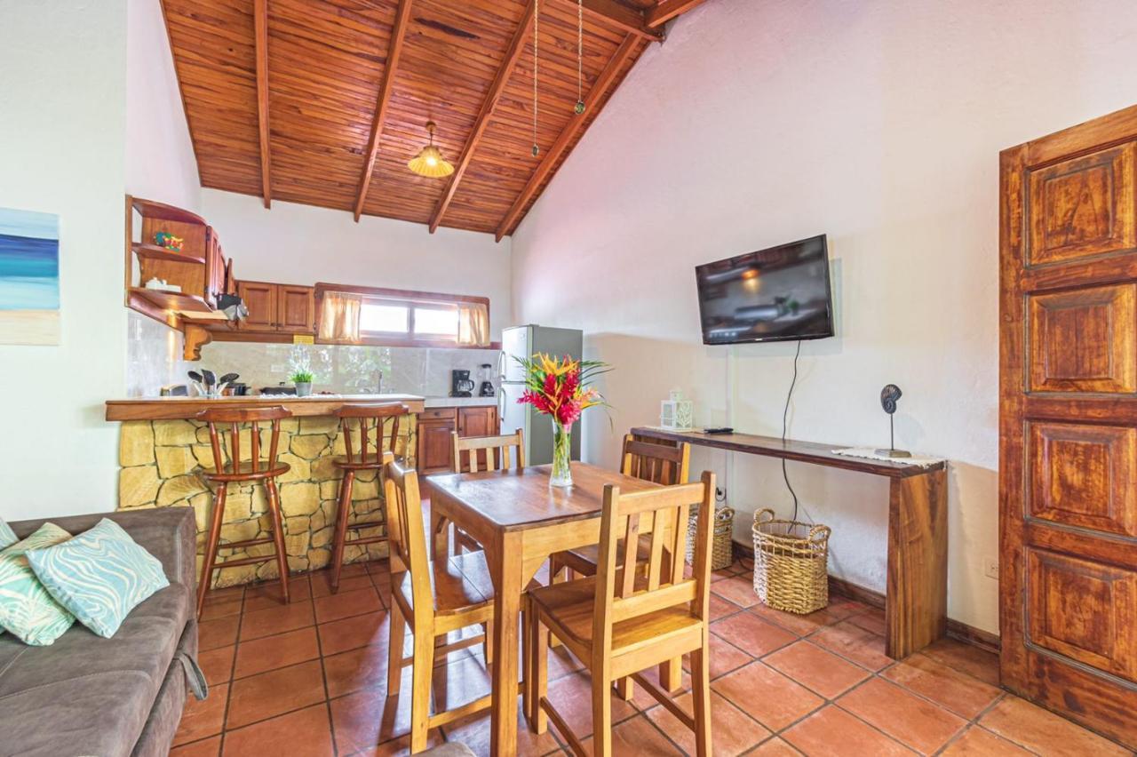 Ola Bonita Beachfront Apart Hotel Playa Hermosa  Exterior photo