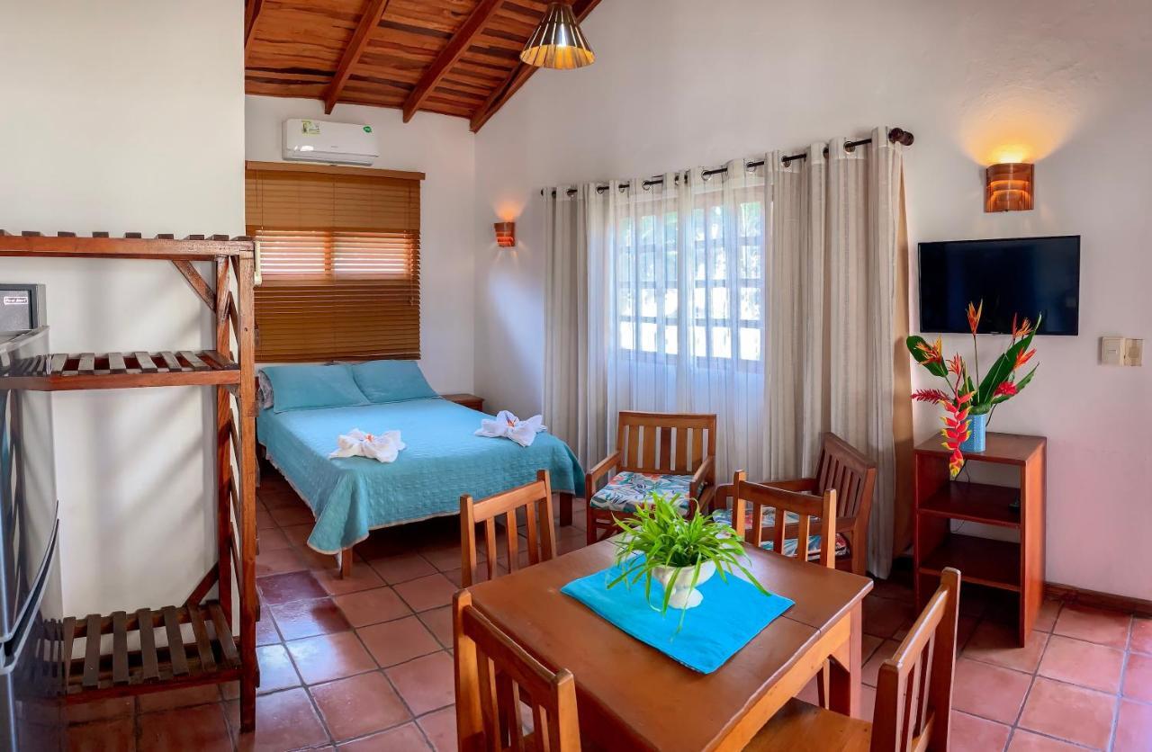 Ola Bonita Beachfront Apart Hotel Playa Hermosa  Exterior photo